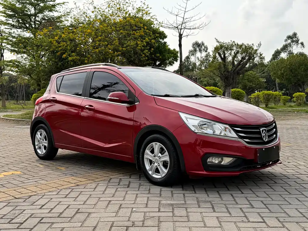 Baojun Baojun 310 2016 1.2L Manual Luxury Edition 2016 - thumbnail 3