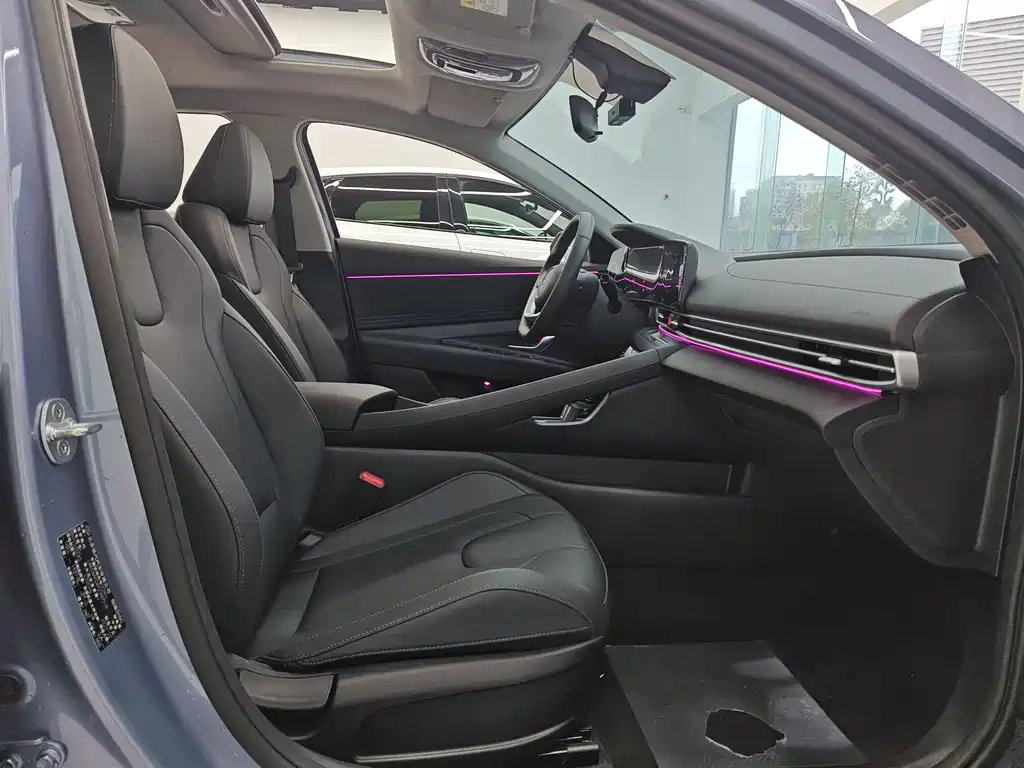 Hyundai Hyundai Elantra 2023 1.5L CVT LUX Premium Edition 2024 - thumbnail 10