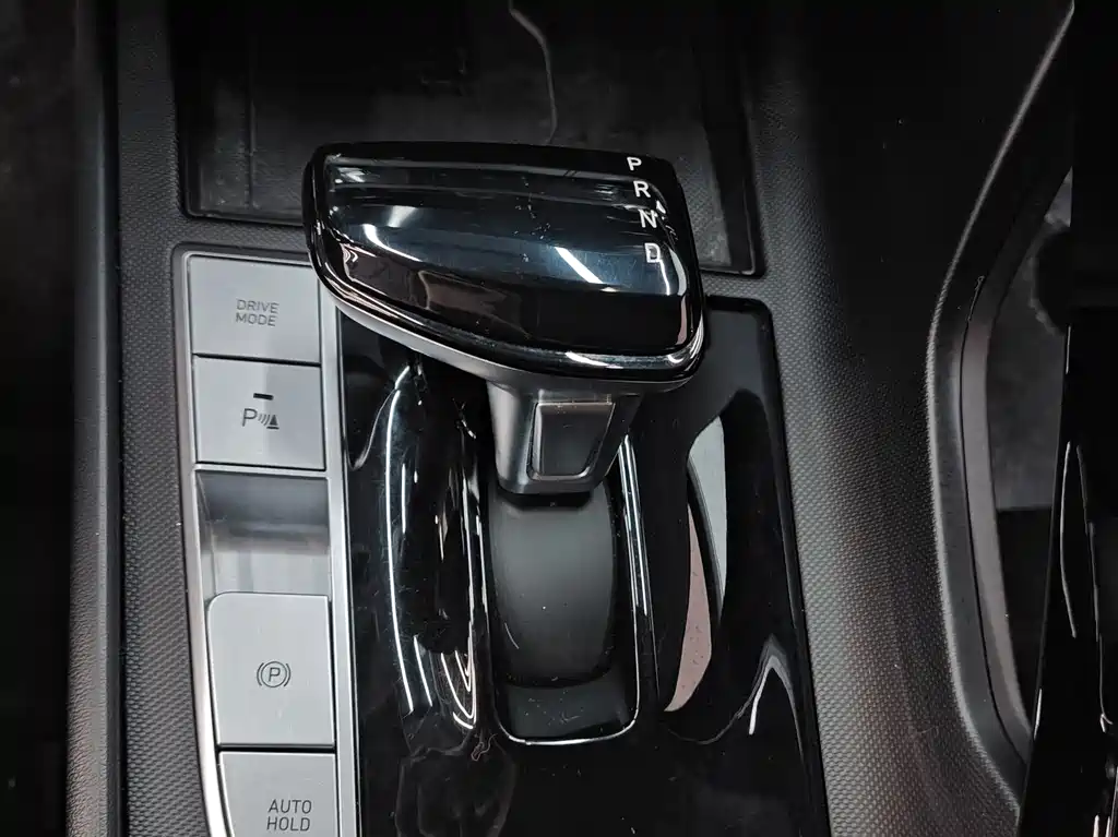 Hyundai Hyundai Elantra 2023 1.5L CVT LUX Premium Edition 2024 - thumbnail 13