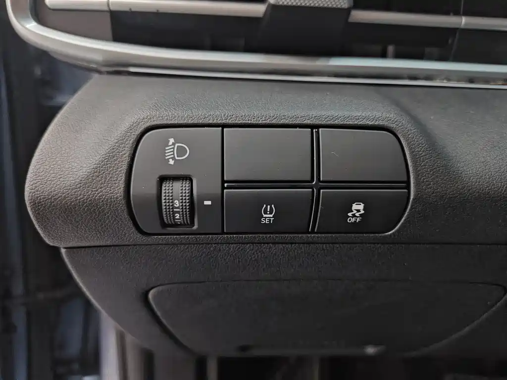Hyundai Hyundai Elantra 2023 1.5L CVT LUX Premium Edition 2024 - thumbnail 15