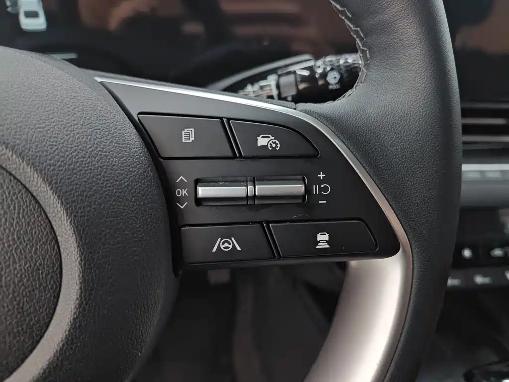 Hyundai Hyundai Elantra 2023 1.5L CVT LUX Premium Edition 2024 - thumbnail 20