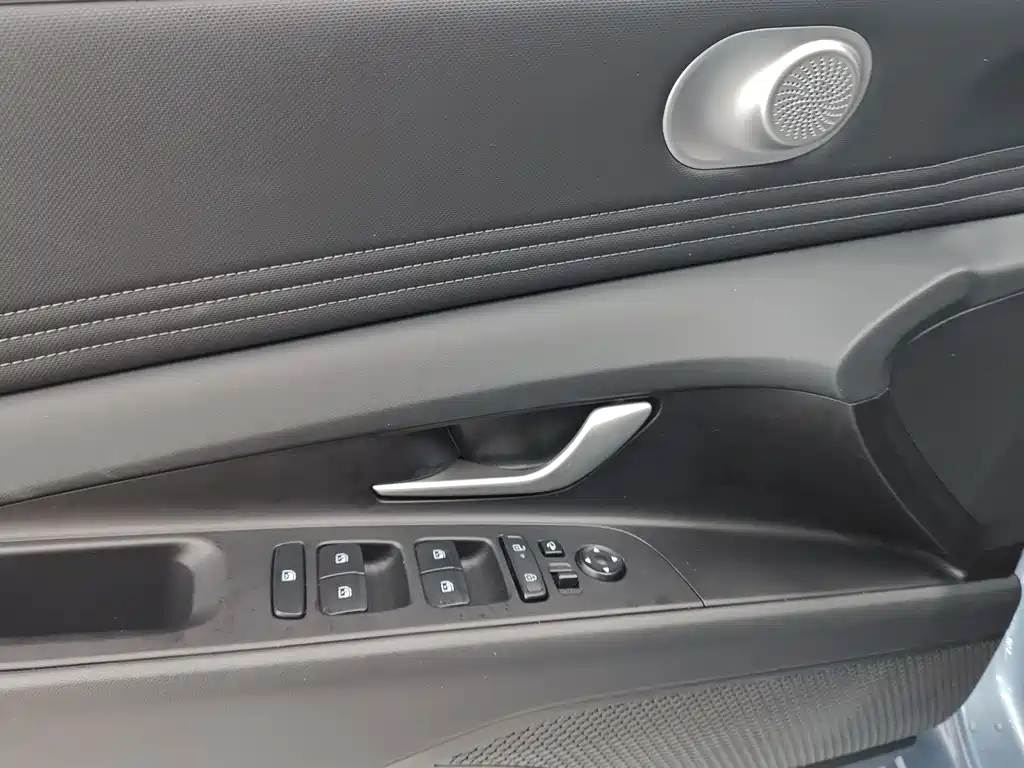 Hyundai Hyundai Elantra 2023 1.5L CVT LUX Premium Edition 2024 - thumbnail 21