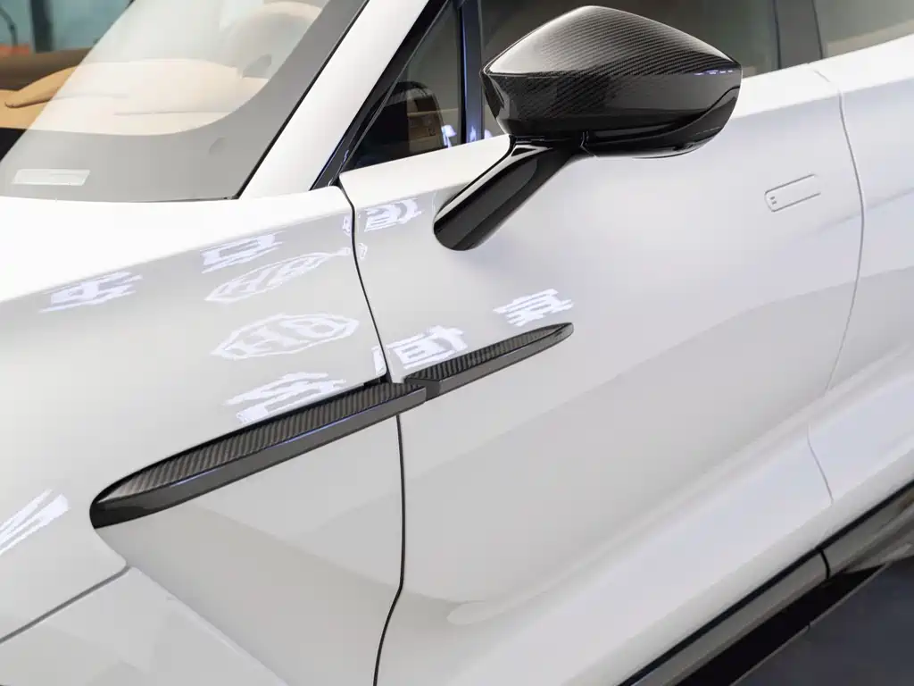 Aston Martin Aston Martin DBX 2024 4.0T V8 2026 - thumbnail 4