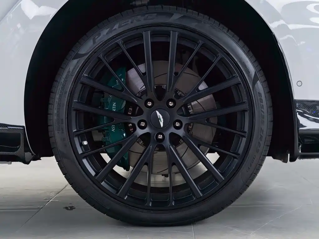Aston Martin Aston Martin DBX 2024 4.0T V8 2026 - thumbnail 5
