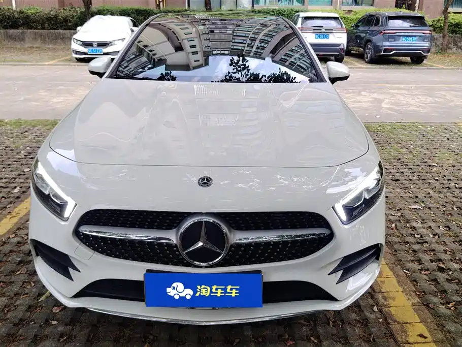 Mercedes-Benz Mercedes-Benz A-Class 2020 Facelift A 200 L Sport Sedan Fashion Edition 2020 - thumbnail 2