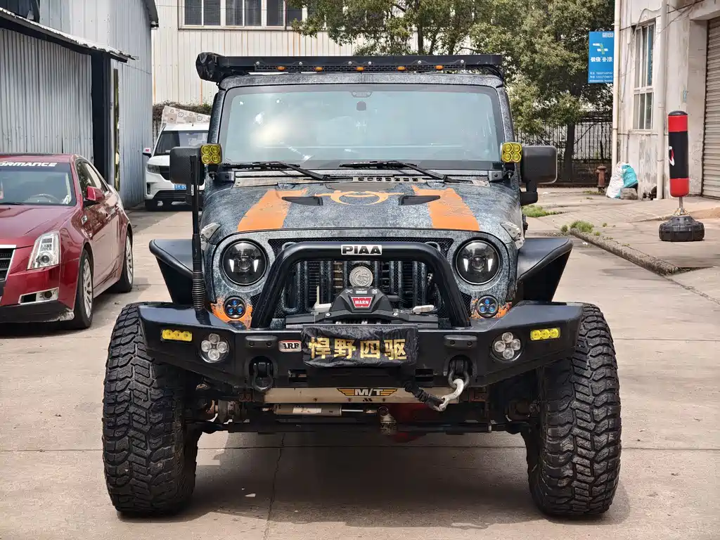 Jeep Jeep Wrangler 2013 3.6L Sahara Two-Door Version 2014 - thumbnail 2