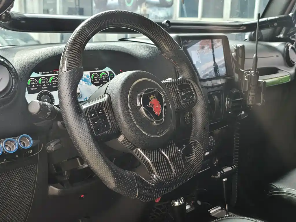 Jeep Jeep Wrangler 2013 3.6L Sahara Two-Door Version 2014 - thumbnail 5