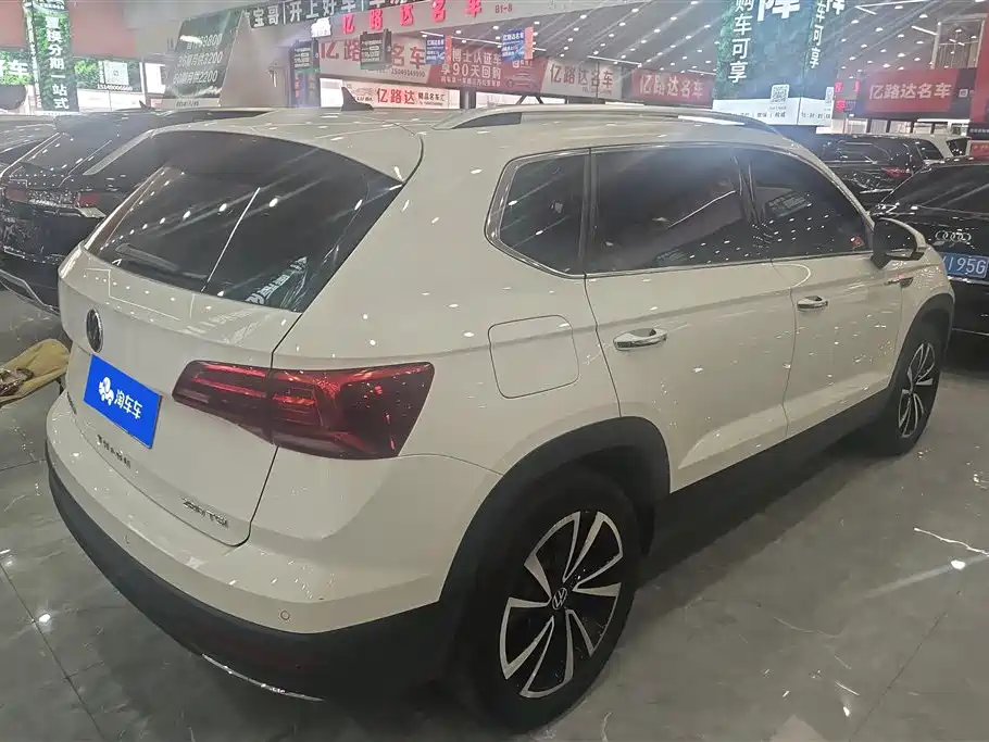 Volkswagen Tharu 2021 280TSI Front-Wheel Drive Luxury Plus Edition 2022 - thumbnail 3