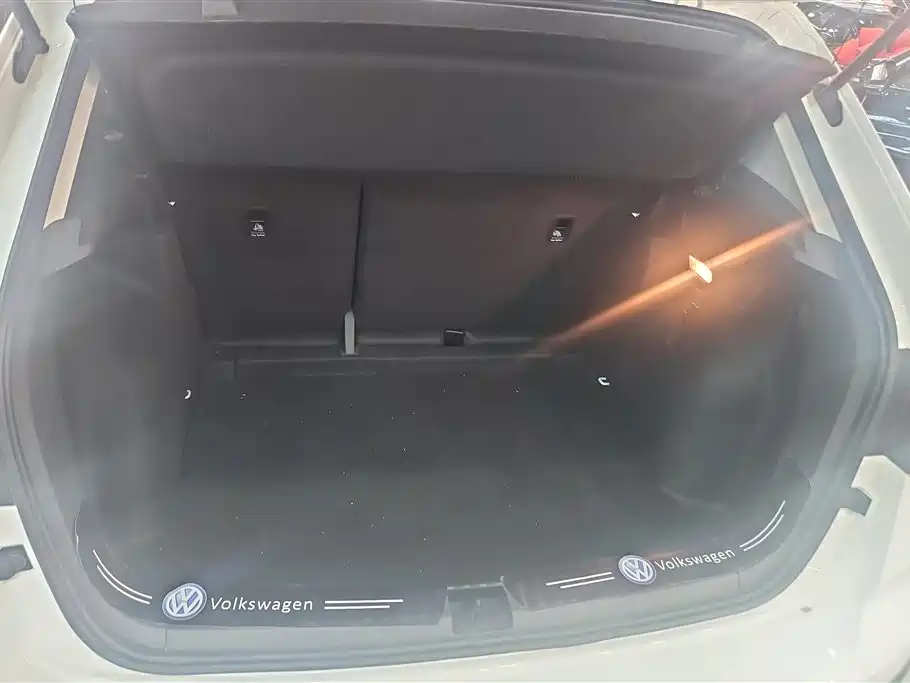 Volkswagen Tharu 2021 280TSI Front-Wheel Drive Luxury Plus Edition 2022 - thumbnail 4