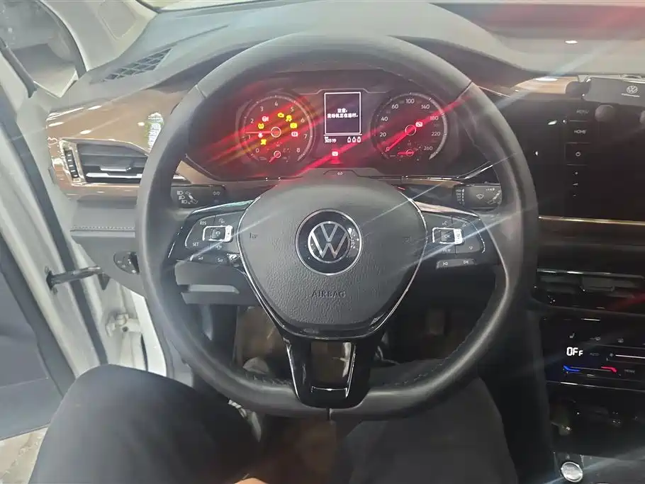 Volkswagen Tharu 2021 280TSI Front-Wheel Drive Luxury Plus Edition 2022 - thumbnail 15