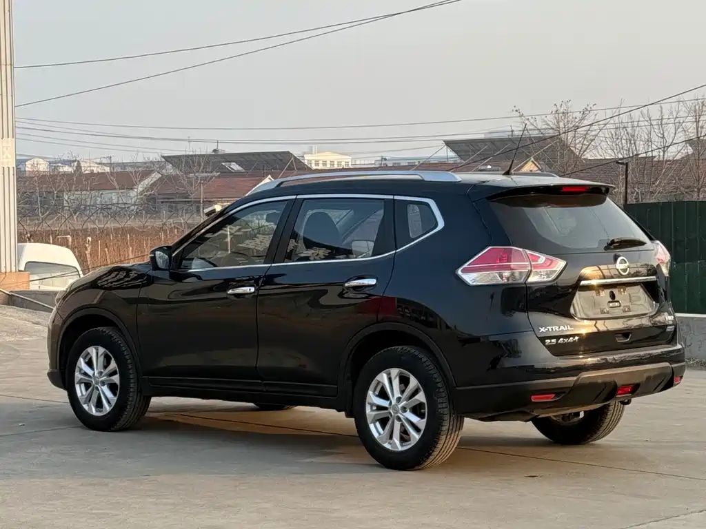 Nissan Nissan X-Trail 2015 2.5L CVT Premium MAX 4WD 2015 - thumbnail 4