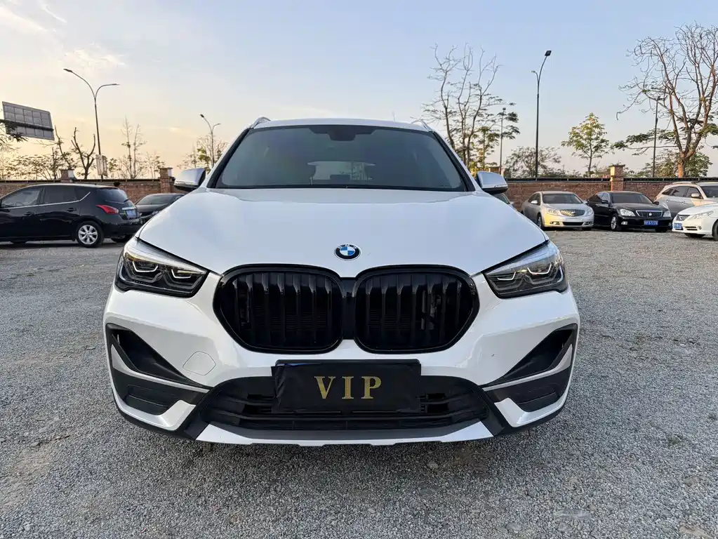 BMW BMW X1 2022 sDrive20Li Fashion Edition 2022 - thumbnail 2