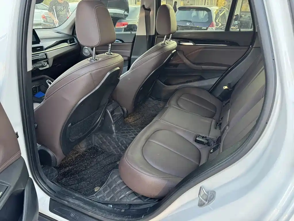 BMW BMW X1 2022 sDrive20Li Fashion Edition 2022 - thumbnail 6