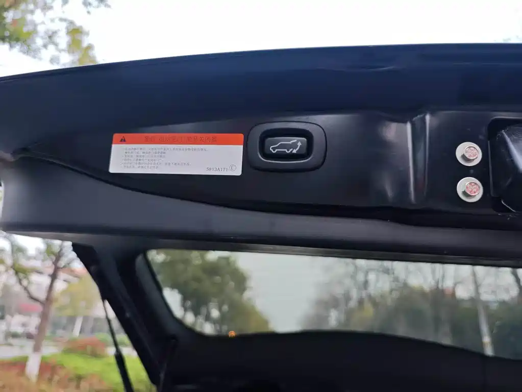 Mitsubishi Outlander 2018 2.4L AWD Luxury 7-seater 2018 - thumbnail 9