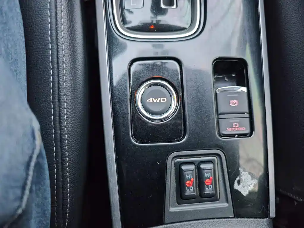 Mitsubishi Outlander 2018 2.4L AWD Luxury 7-seater 2018 - thumbnail 14