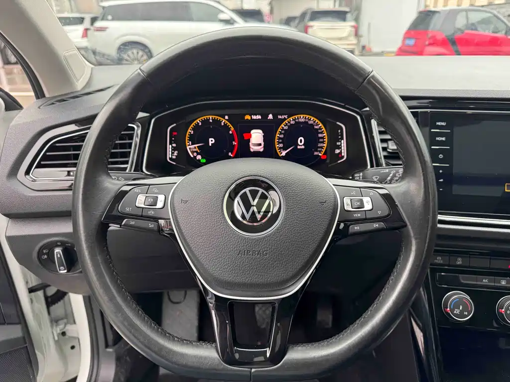 Volkswagen T-ROC 2022 280TSI DSG Front-Wheel Drive Comfort Plus 2022 - thumbnail 8