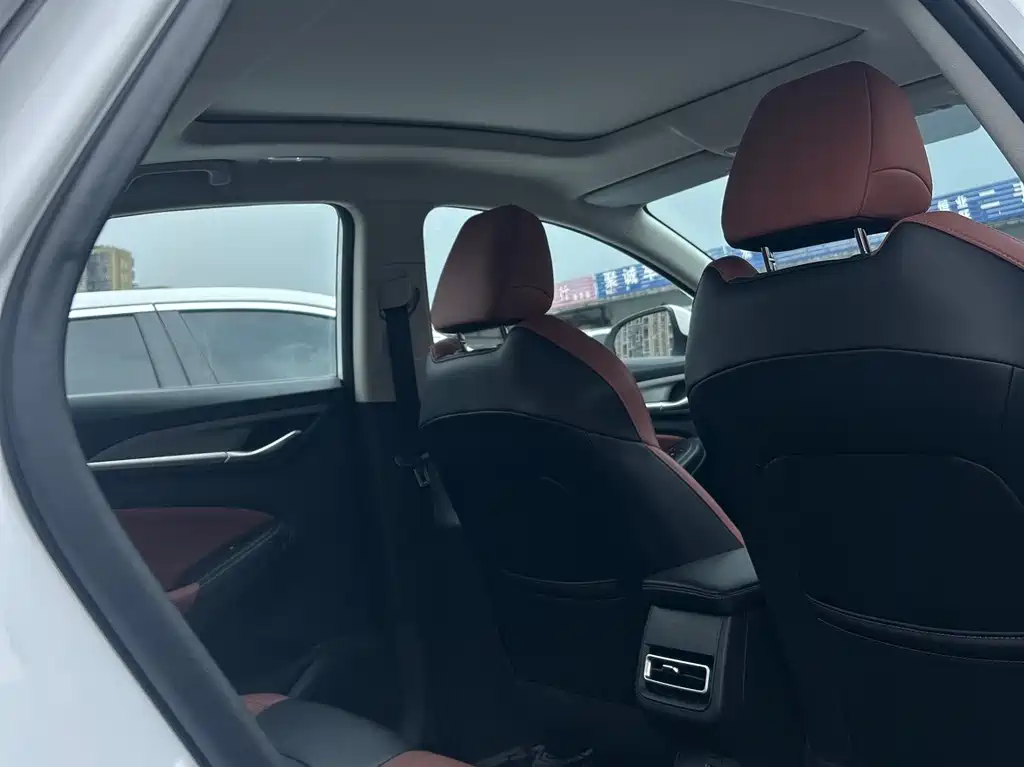 Changan Yidong 2022 PLUS Blue Whale NE 1.4T GDI DCT Flagship Edition 2023 - thumbnail 6