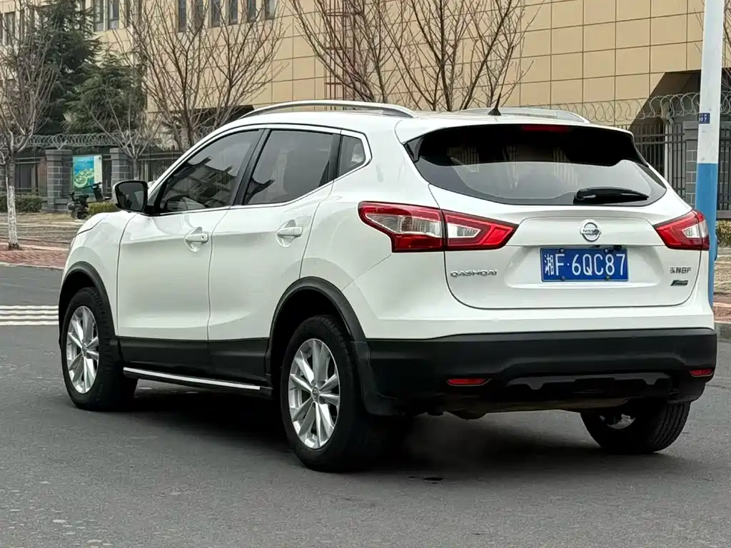 Nissan Nissan Qashqai 2017 2.0L CVT Elite Edition China V 2017 - thumbnail 4