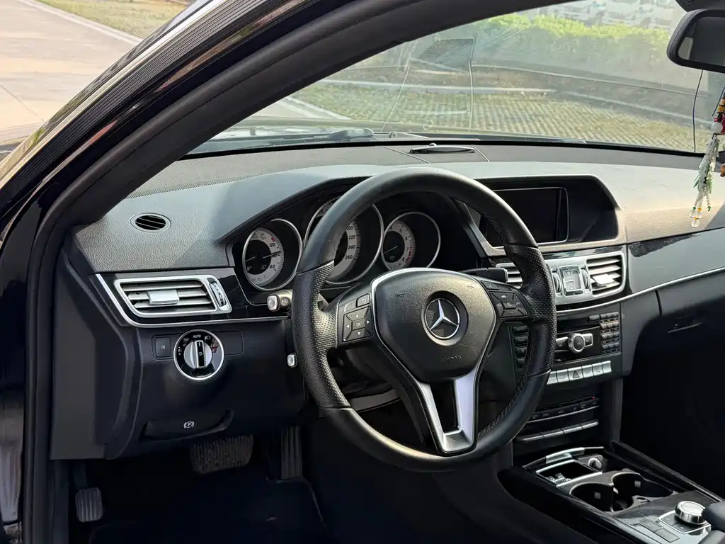 Mercedes-Benz Mercedes-Benz E-Class 2015 E 260 L Sport 2014 - thumbnail 11
