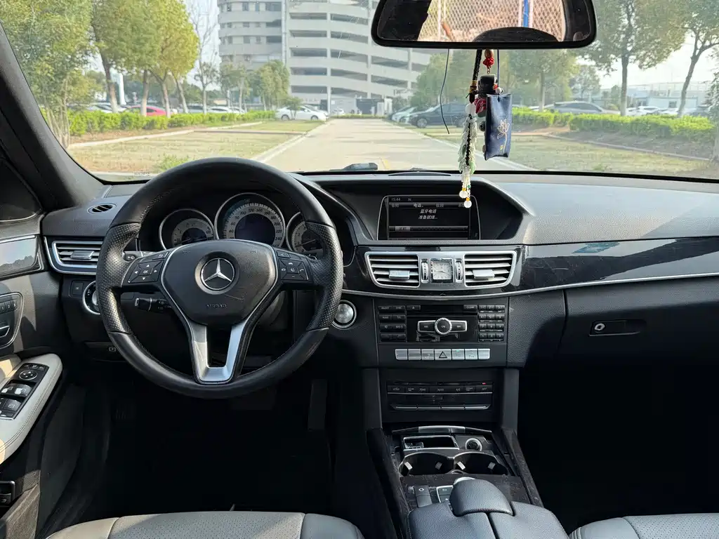 Mercedes-Benz Mercedes-Benz E-Class 2015 E 260 L Sport 2014 - thumbnail 13