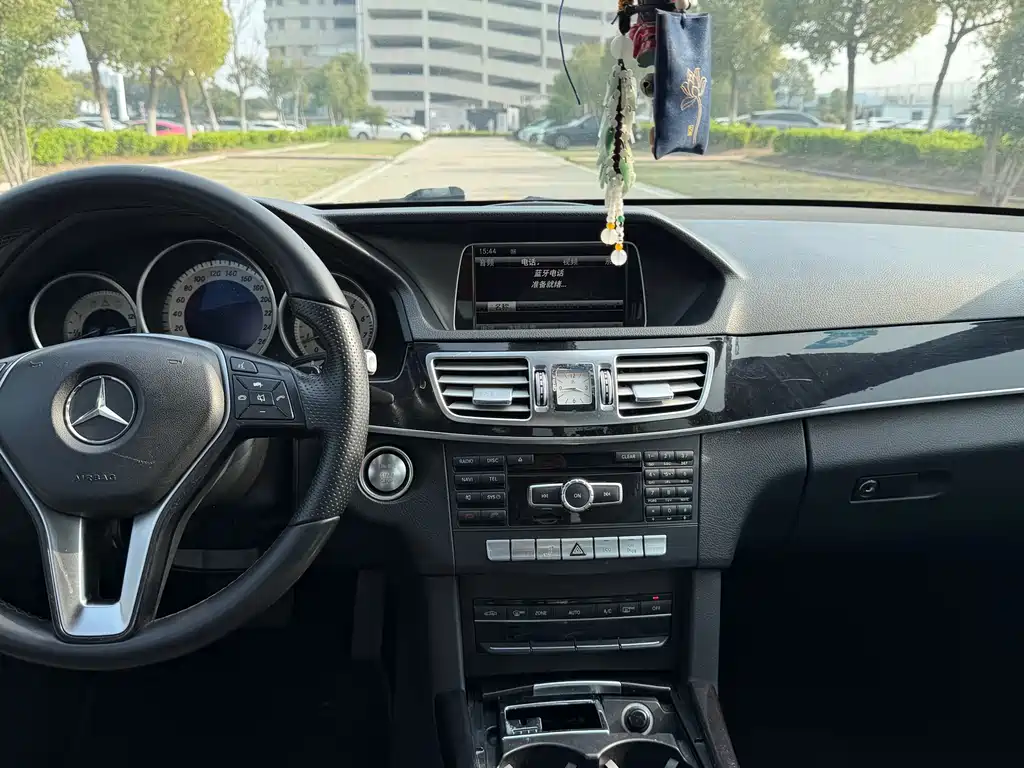 Mercedes-Benz Mercedes-Benz E-Class 2015 E 260 L Sport 2014 - thumbnail 15