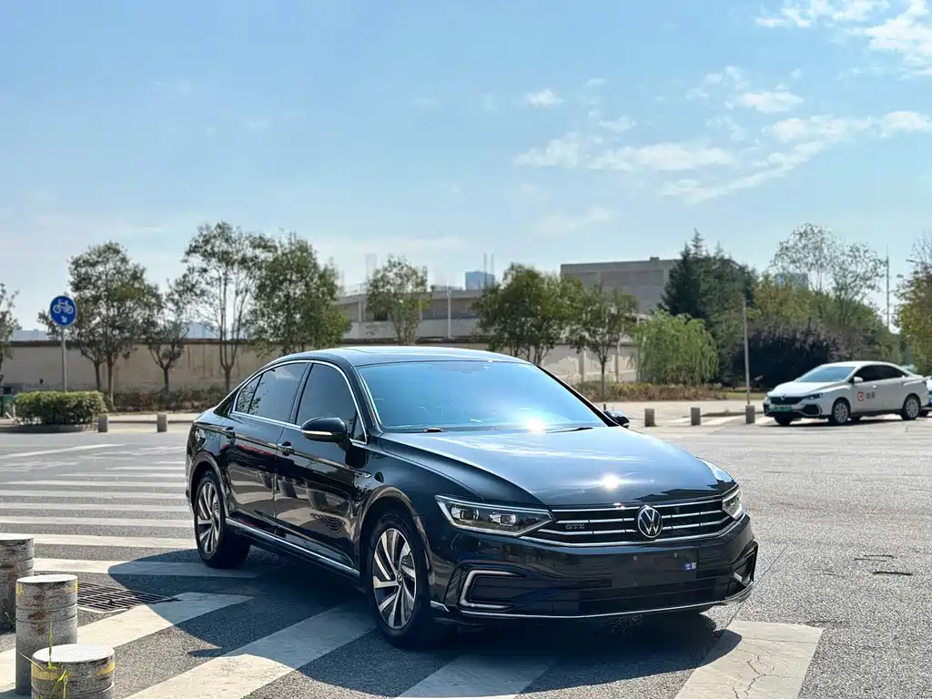 Volkswagen Volkswagen Magotan GTE Plug-in Hybrid 2022 GTE Luxury Edition 2023 - thumbnail 3