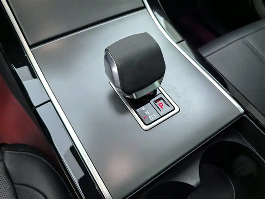 Land Rover Range Rover Sport 2024 Dynamic SE 2025 - thumbnail 13