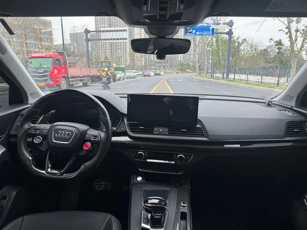 Audi Audi Q5L 2018 45 TFSI Premium Fashion Model国VI  Wait, let me correct that - the "国VI" is referring to China's emission standard (China VI), which isn't typically part of the international model name. The internationally accepted translation would be:  Audi Q5L 2018 45 TFSI Premium Fashion Model 2019 - thumbnail 5