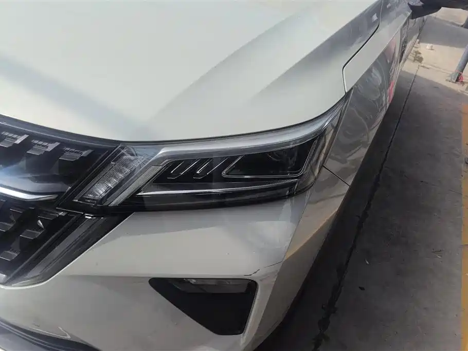 Wuling Motors Wuling Xingchen 2021 1.5T CVT Starlight Edition 2021 - thumbnail 4