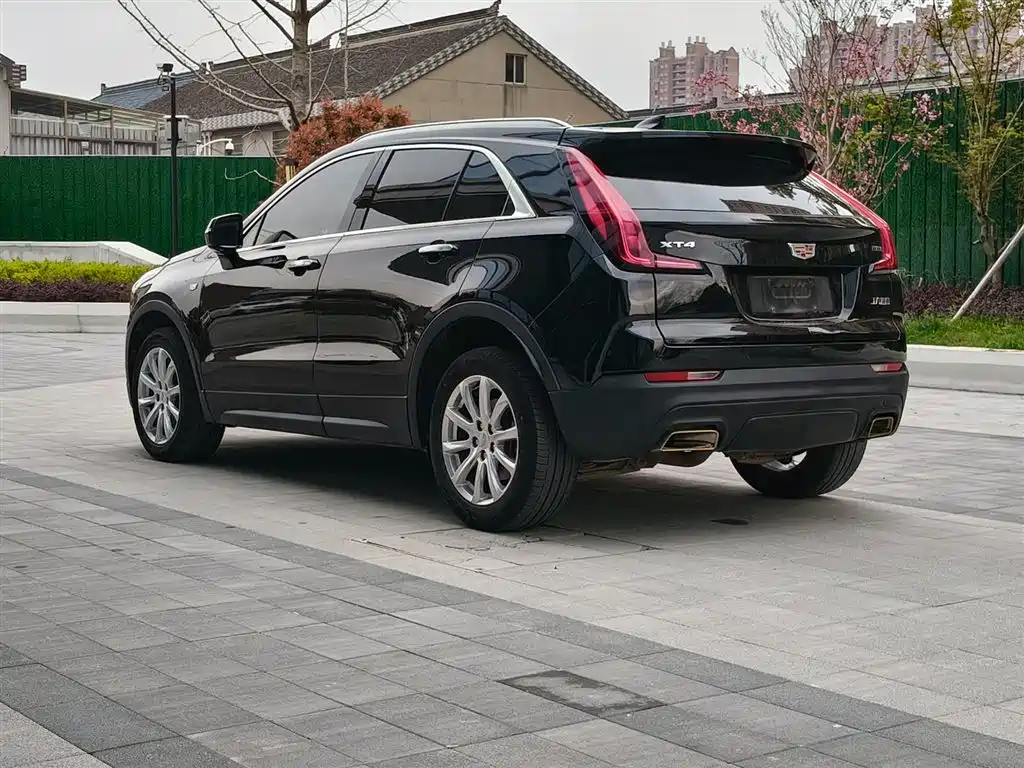 Cadillac Cadillac XT4 2018 28T FWD Technology Edition 2019 - thumbnail 4