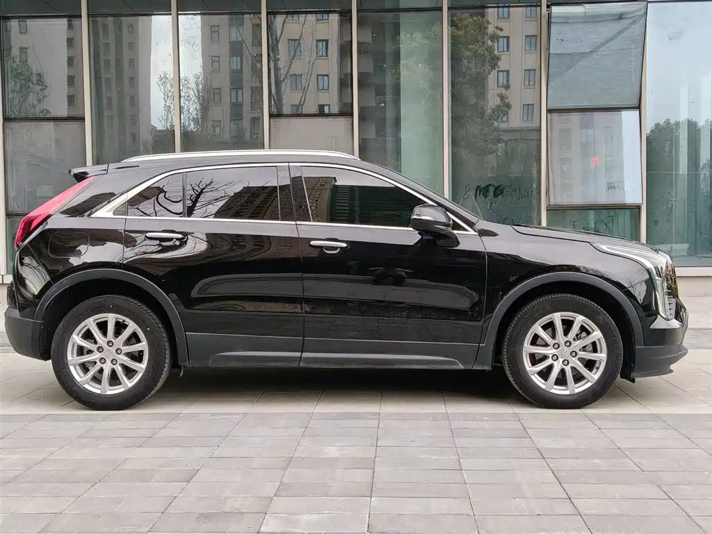 Cadillac Cadillac XT4 2018 28T FWD Technology Edition 2019 - thumbnail 7