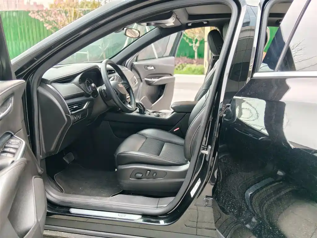 Cadillac Cadillac XT4 2018 28T FWD Technology Edition 2019 - thumbnail 9