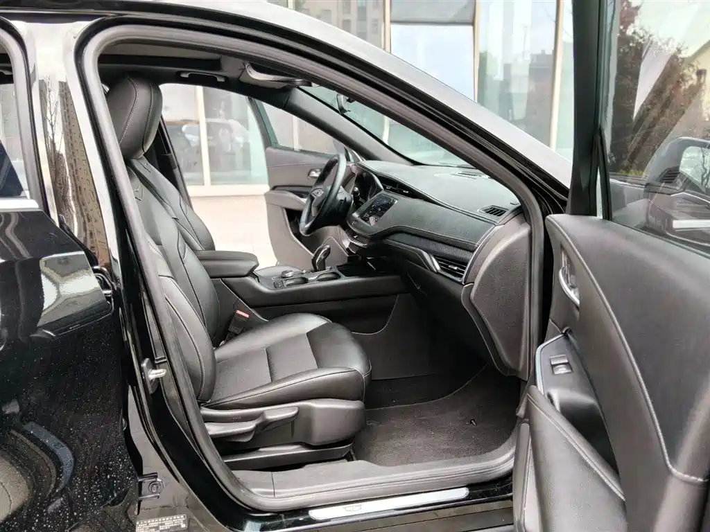 Cadillac Cadillac XT4 2018 28T FWD Technology Edition 2019 - thumbnail 13