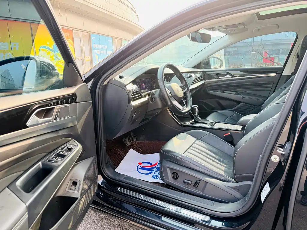 Volkswagen Volkswagen Passat 2022 330TSI Elite Starry Sky Edition 2022 - thumbnail 6