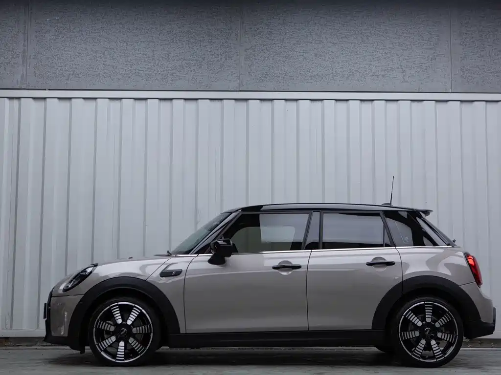 MINI MINI 2022 Facelift 2.0T COOPER S Artist Five-Door 2022 - thumbnail 2