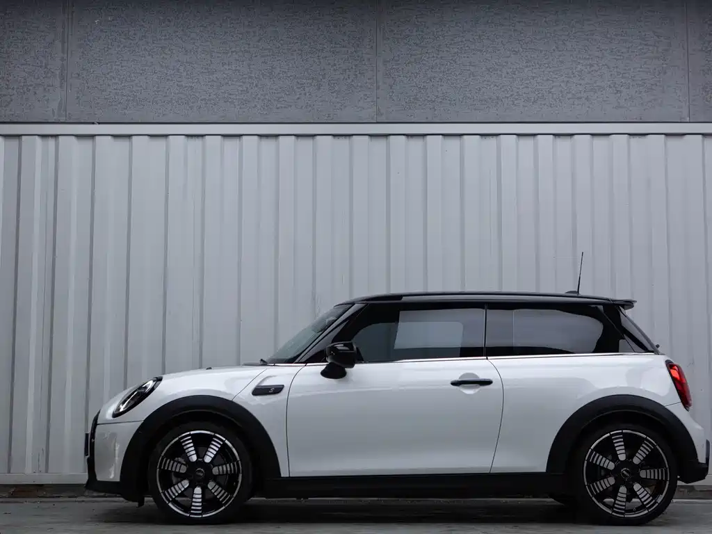 MINI MINI 2023 2.0T COOPER S Artist 2023 - thumbnail 2