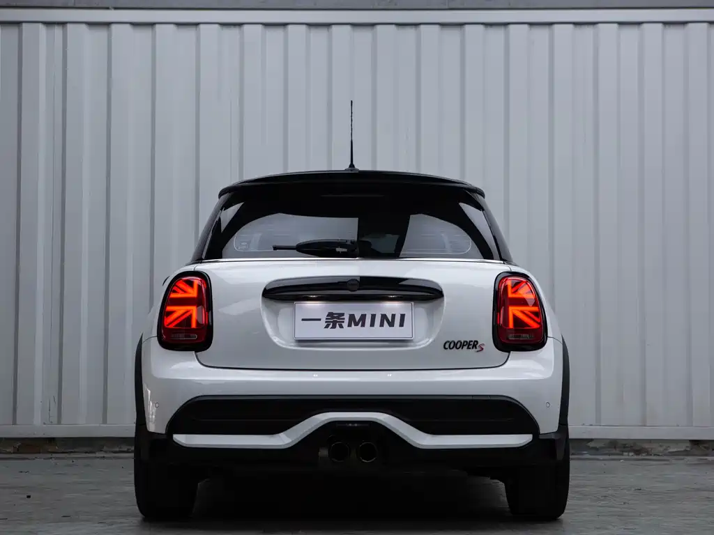 MINI MINI 2023 2.0T COOPER S Artist 2023 - thumbnail 4