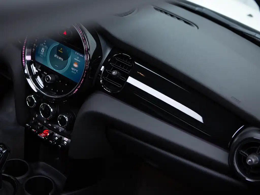 MINI MINI 2023 2.0T COOPER S Artist 2023 - thumbnail 8