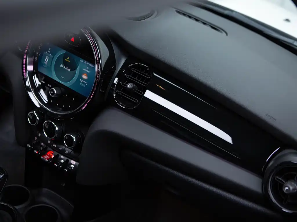 MINI MINI 2023 2.0T COOPER S Artist 2023 - thumbnail 10