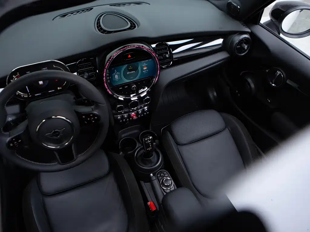 MINI MINI 2023 2.0T COOPER S Artist 2023 - thumbnail 11
