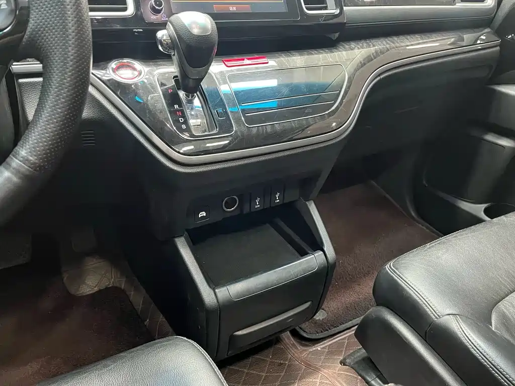 Honda Honda Elysion 2019 2.0L Hybrid Luxury Edition 2021 - thumbnail 8