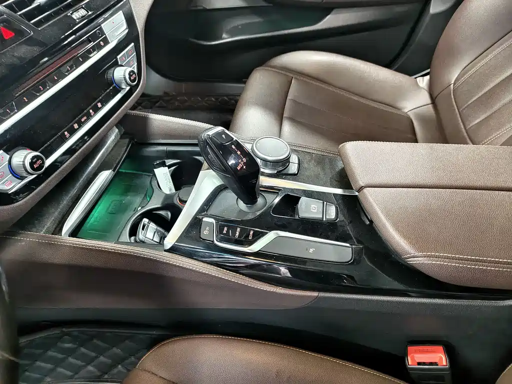 BMW BMW 5 Series 2019 525Li M Sport Package 2019 - thumbnail 8