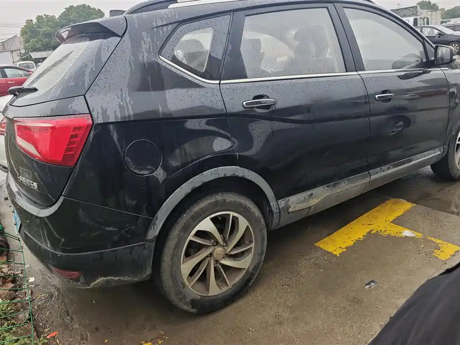 Baojun Baojun 560 2016 1.8L Manual Value Edition 2016 - thumbnail 3