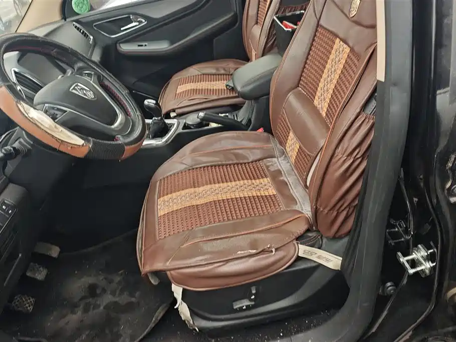 Baojun Baojun 560 2016 1.8L Manual Value Edition 2016 - thumbnail 9