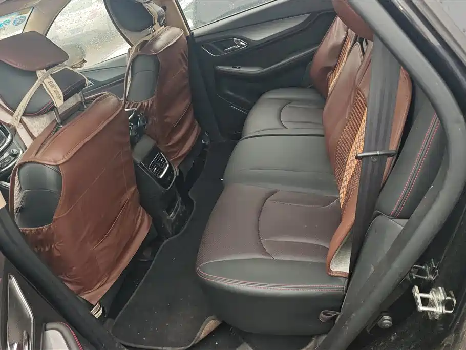 Baojun Baojun 560 2016 1.8L Manual Value Edition 2016 - thumbnail 11