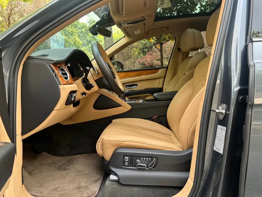 Bentley Bentayga 2021 4.0T V8 2020 - thumbnail 10