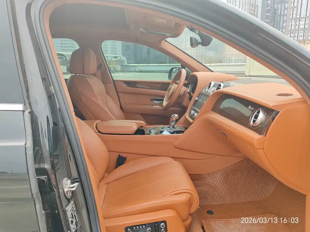 Bentley Bentayga 2017 4.0T Diesel Euro-spec 2019 - thumbnail 5