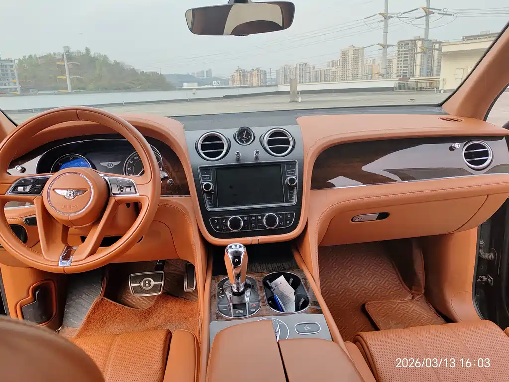 Bentley Bentayga 2017 4.0T Diesel Euro-spec 2019 - thumbnail 7