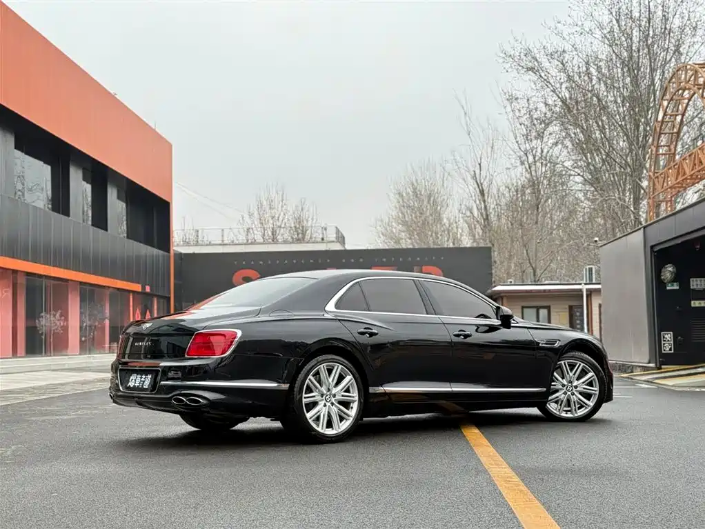 Bentley Bentley Flying Spur 2022 4.0T V8 Standard Edition 2023 - thumbnail 3