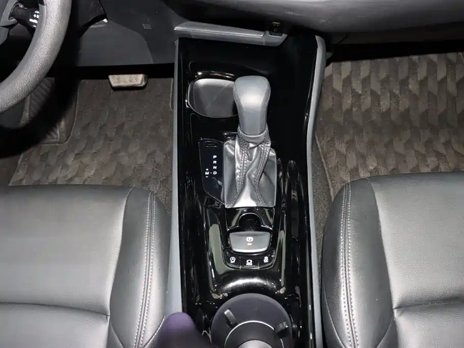 Toyota Toyota IZOA 2020 2.0L Elegance Edition 2020 - thumbnail 14